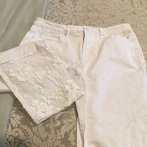 Seven7 Women's White Straight Leg Jeans size 16